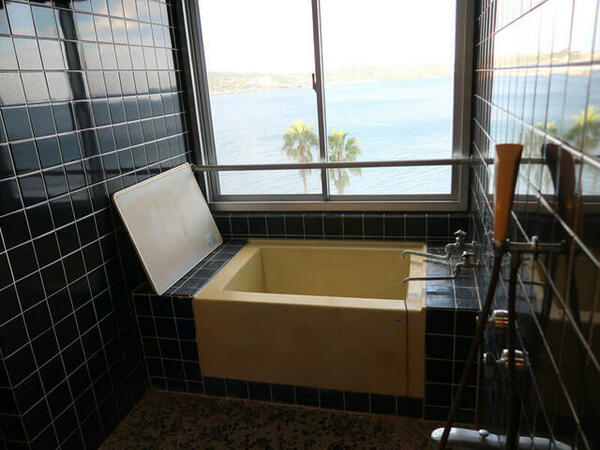 画像5:２階　温泉引込の浴室