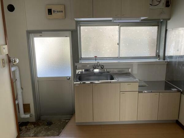 detached 岩手県花巻市中根子字滝ノ沢

地図を見る