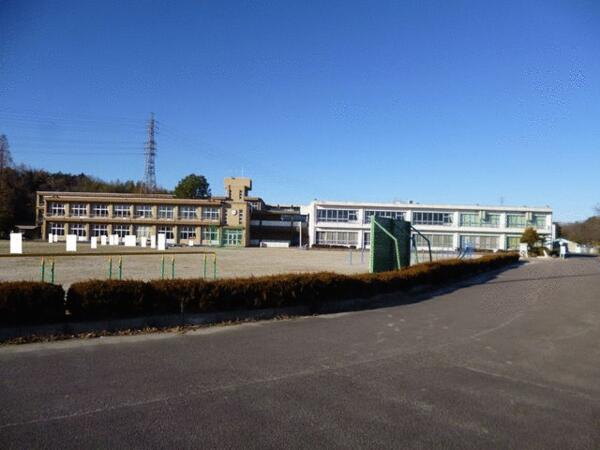 帷子小学校まで２２５０ｍ