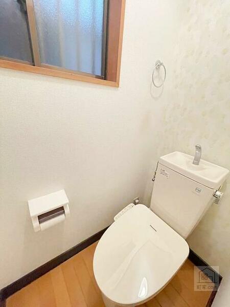 画像10:一階トイレ