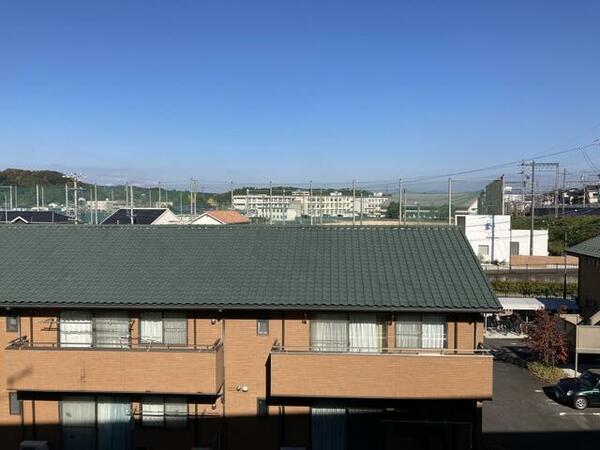画像16:部屋からの眺望　名張高校側
