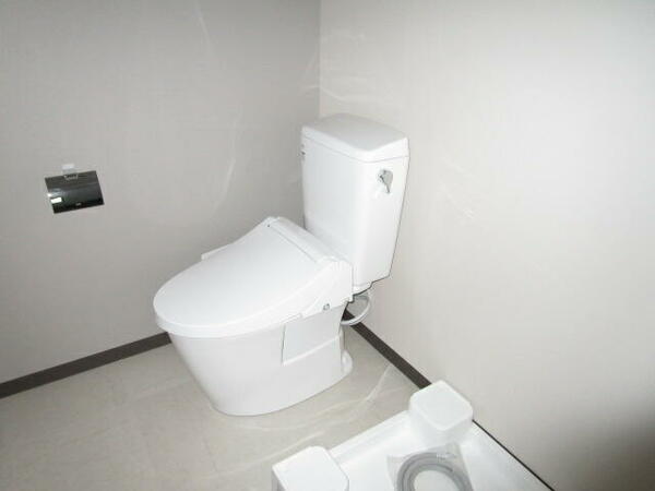 画像9:新品便器・新品シャワートイレ