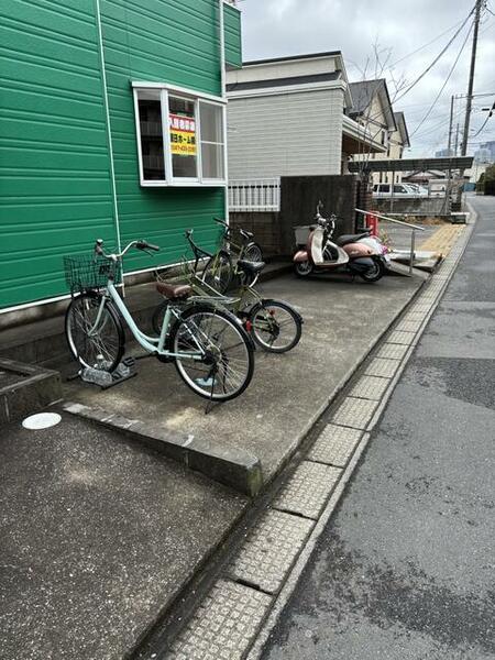 画像13:バイク・駐輪場置き場