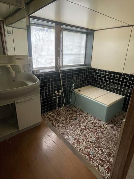 detached 宮城県気仙沼市赤岩泥ノ木

地図を見る