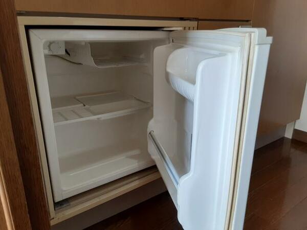 画像6:うれしいミニ冷蔵庫つき！