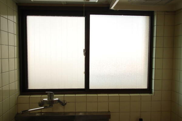 画像15:キッチンに窓付いてます