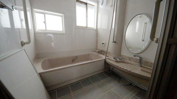 画像4:浴室もユニットバスが広くてゆったり入浴できます