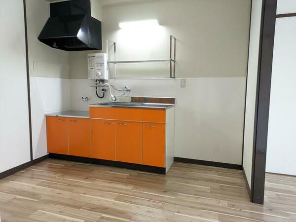 画像2:オレンジがかわいいキッチンです！