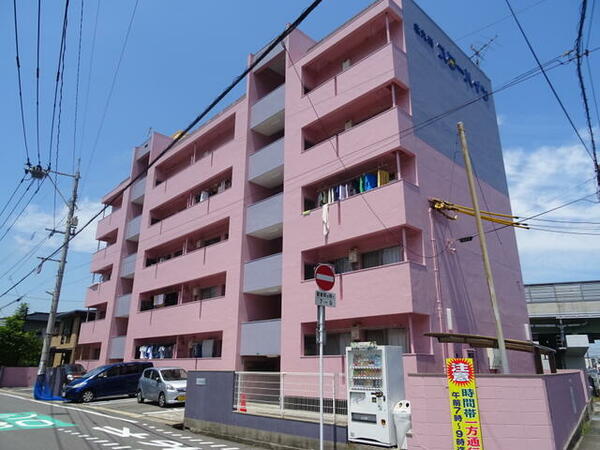 画像16:ピンクでお馴染のマンションです！