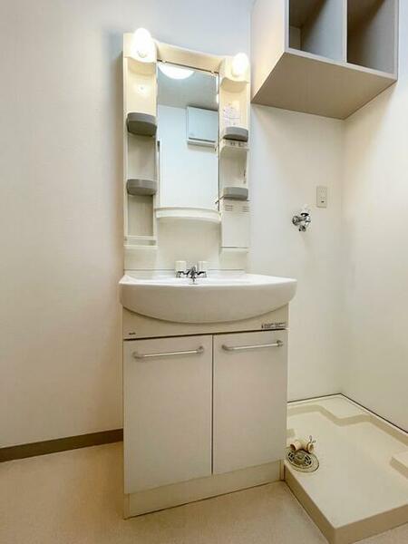 画像10:洗面所の棚が便利なんです