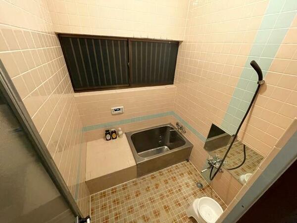 その他画像：ゆったり浴室で、もちろんバストイレ別です。