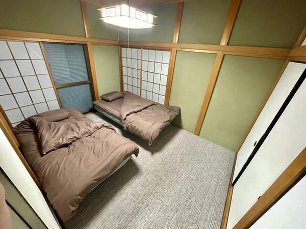 その他画像：シングルベッドも２台付いています。