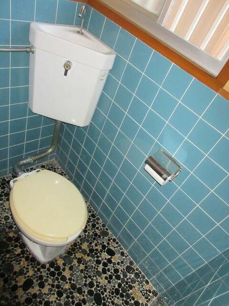 １階洋式トイレ