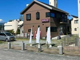 山梨県笛吹市石和町駅前