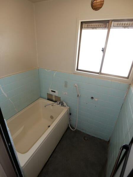 画像7:洗面・浴室は窓付きです。