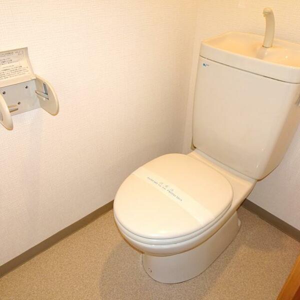画像7:広々とした洋式トイレです