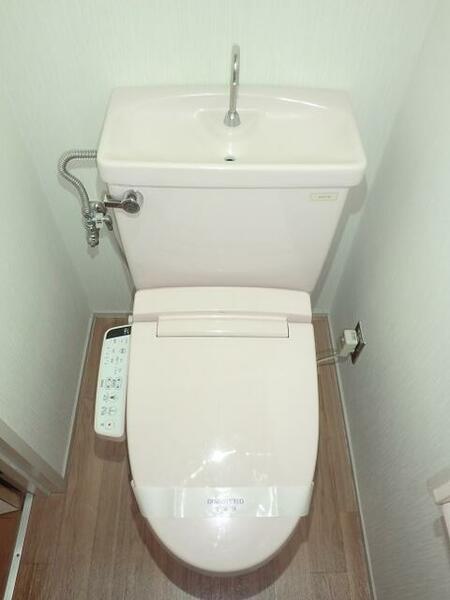 画像12:洋式トイレ　※ウォシュレット残置物扱い