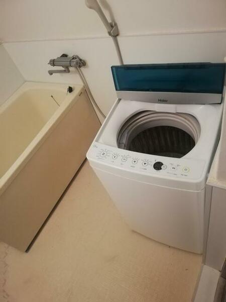 画像8:洗濯機はサービス品です。