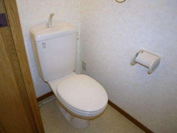 画像4:トイレの写真です。