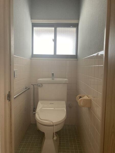 画像11:トイレに窓が有ると明るいです。