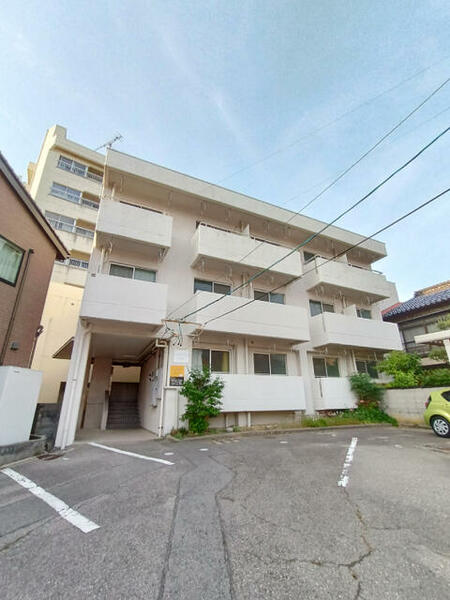 シャンブルミヤタ 301｜石川県金沢市幸町(賃貸マンション1K・3階・23.50㎡)の写真 その1