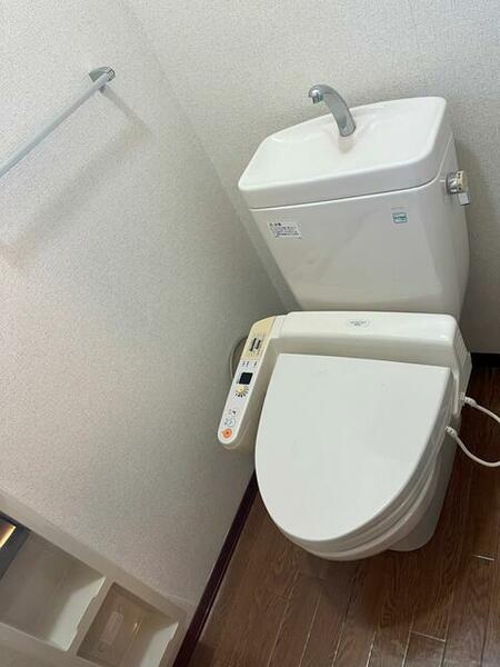 画像6:温水洗浄便座・トイレ
