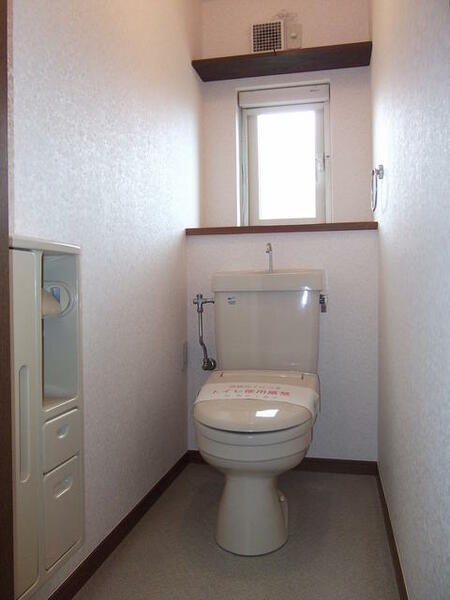 画像13:トイレ〈温水洗浄便座設置〉
