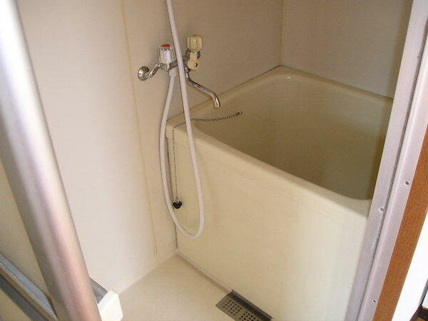 画像7:シャワー付の浴室