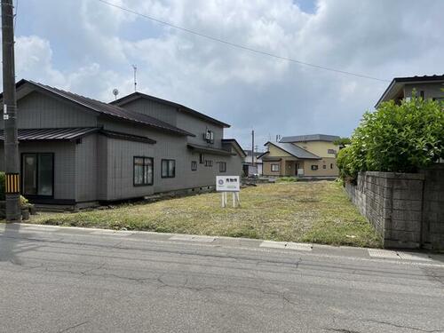 Land, Kitaakita, Akita