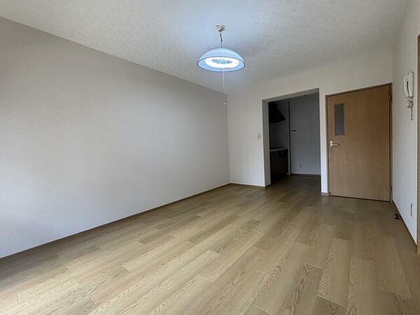 apartment 埼玉県日高市四本木１丁目
地図を見る