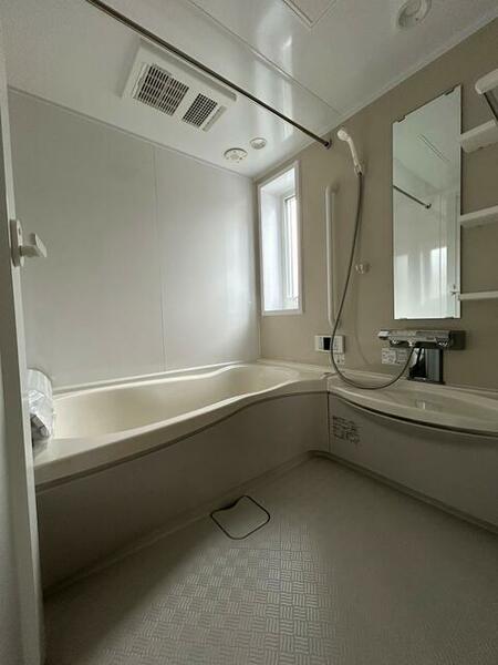 画像9:カビの発生を防ぎお手入れが楽になる浴室暖房完備
