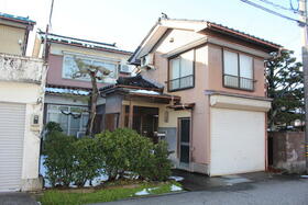 富山県高岡市清水町３丁目