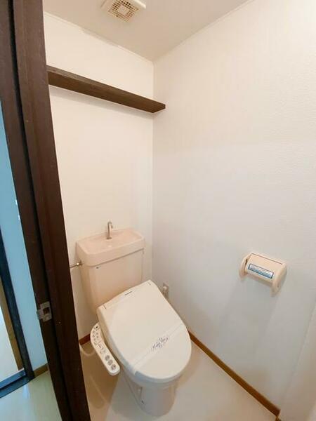 画像11:バス・トイレ別。トイレにはウォシュレットを設置しています。