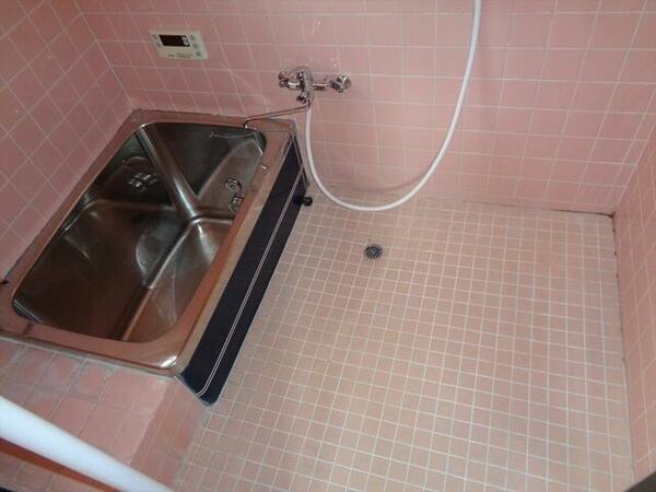使いやすいシングルレバー蛇口のきれいな浴室です（＾＾）／