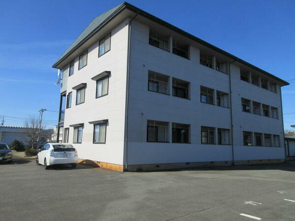 apartment 山形県西村山郡河北町谷地中央5丁目
物件地図