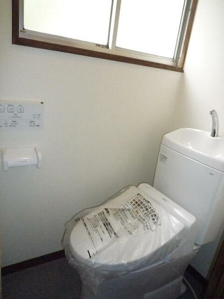 画像7:ウォシュレット付のトイレです。