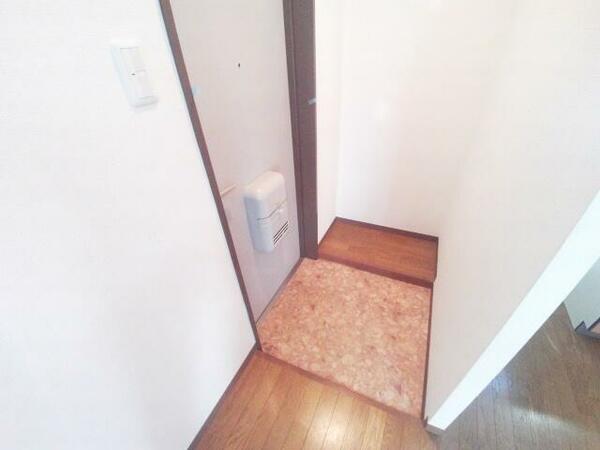 画像15:ゆったりとした玄関スペース