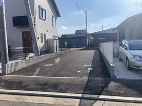 茨城県牛久市中央３丁目