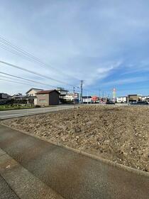 石川県白山市布市１丁目