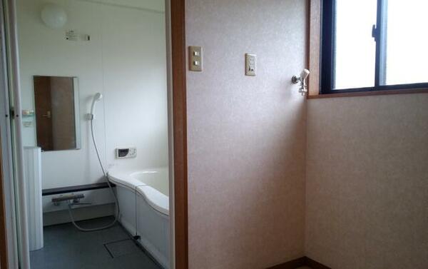 画像5:浴室１坪スペース　※写真はＣ棟です。