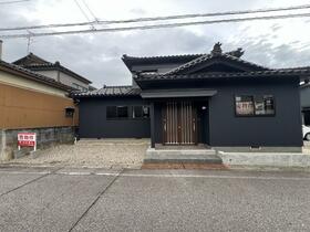 富山県射水市小島