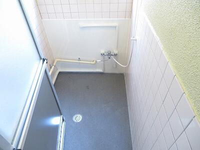 画像4:シャワー室