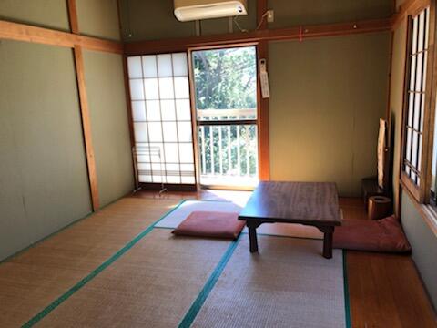 画像8:和室１０帖部分のお部屋です。エアコンもついています。