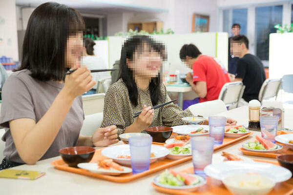画像4:毎日お友達と楽しい食事時間を過ごすことが出来ます。