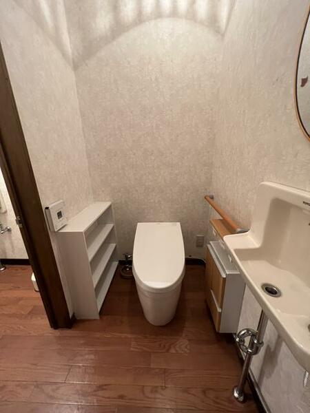 画像7:１階トイレ