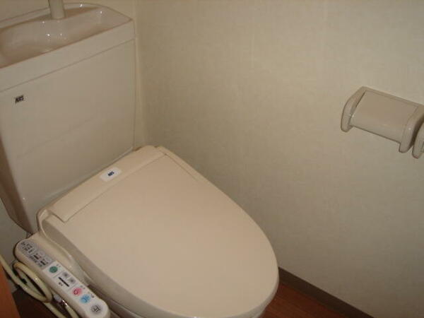 画像7:トイレ・温水洗浄機能付きで清潔感◎