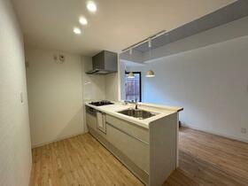 石川県小松市白山町