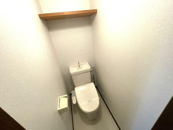 画像8:温水洗浄便座のトイレ