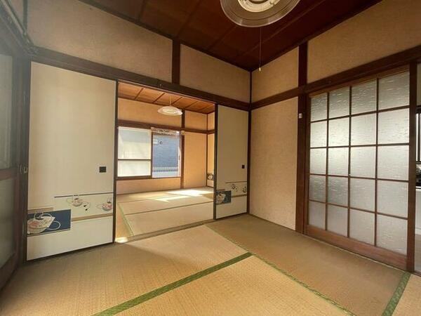 画像4:日当たり良好、落ち着いた雰囲気がすてきな和室です