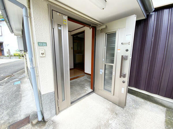 画像13:１０２号室　５８，０００円　軽自動車駐車可能